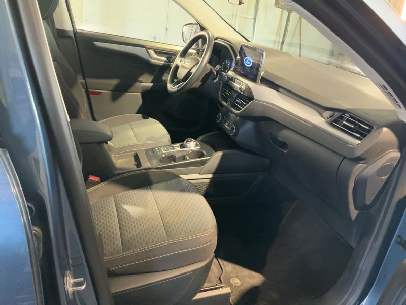 Ford Kuga 2.5 Hybrid Cool&Connect 2021 – снимка 16