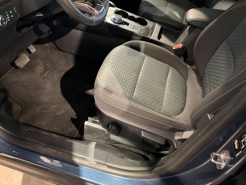 Ford Kuga 2.5 Hybrid Cool&Connect 2021 – снимка 23