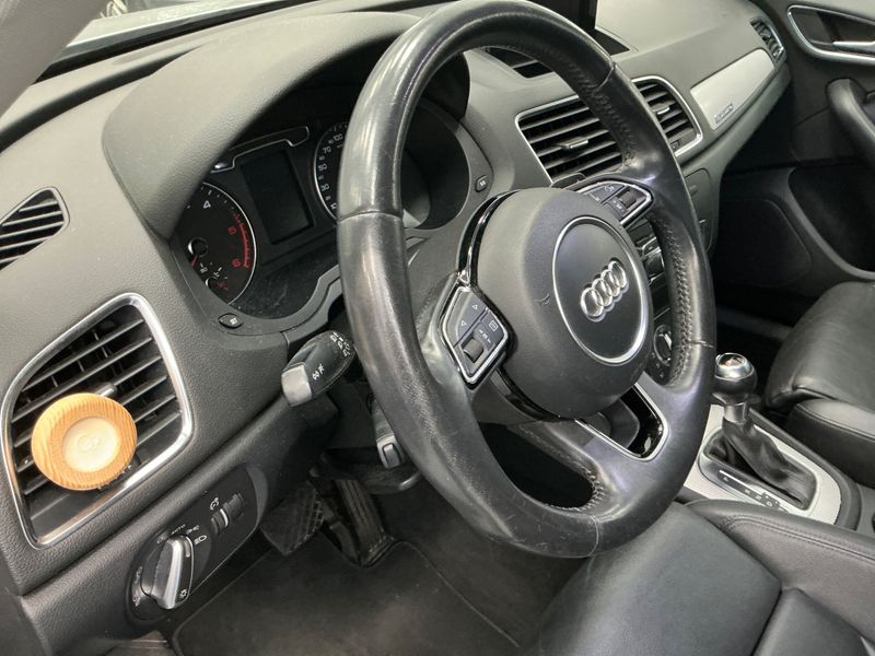 Audi Q3 2.0 TDI quattro Ambition Luxe 2014 – снимка 24