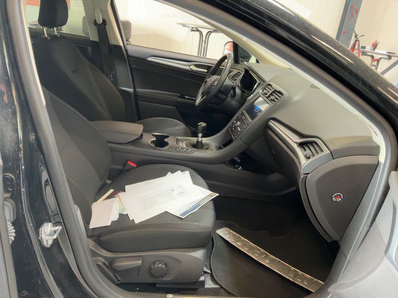 Ford Mondeo 1.5 EcoBoost Titanium 2018 – снимка 16