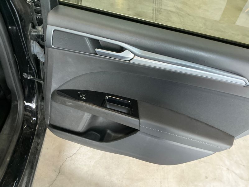 Ford Mondeo 1.5 EcoBoost Titanium 2018 – снимка 28