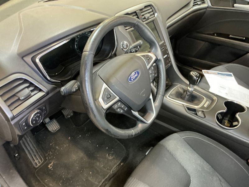 Ford Mondeo 1.5 EcoBoost Titanium 2018 – снимка 37