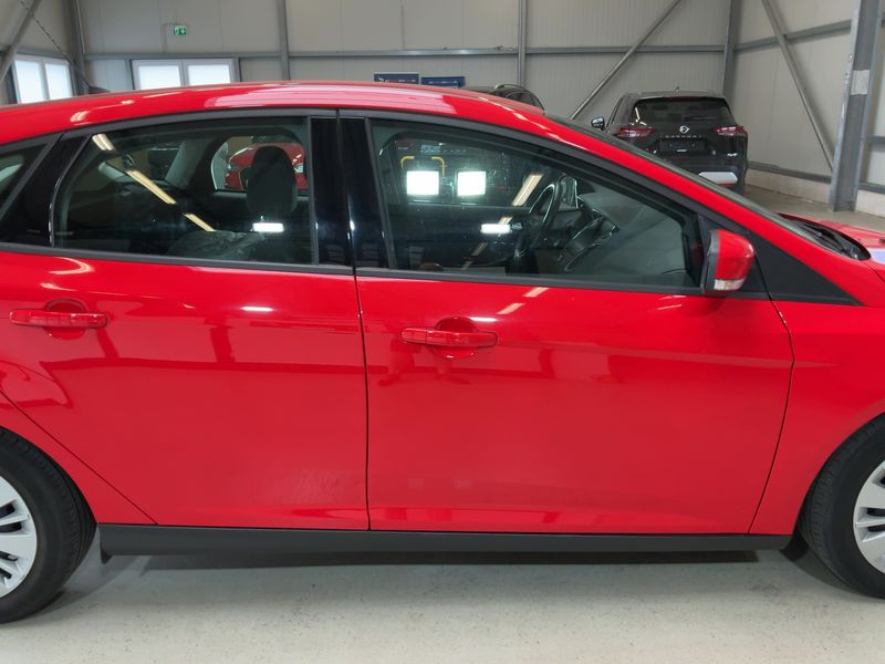 Ford Focus 1.0 EcoBoost Business 2015 – снимка 10