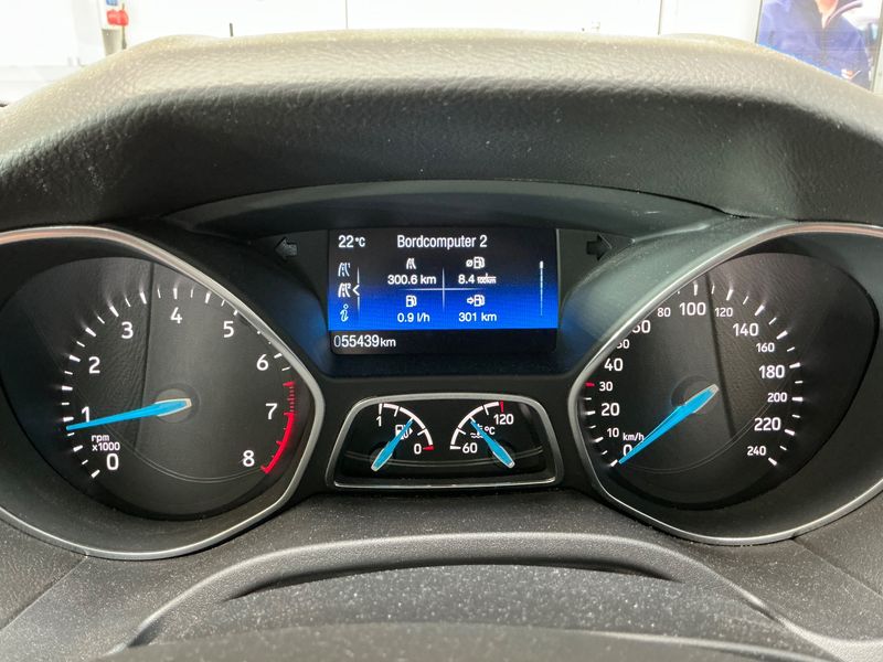 Ford Focus 1.0 EcoBoost Business 2015 – снимка 19