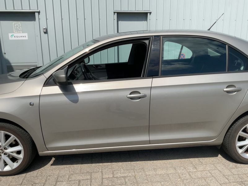 Skoda Rapid 1.2 TSI Ambition 2013 – снимка 4
