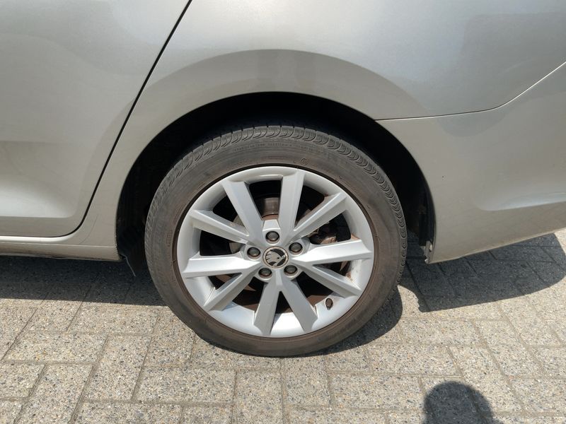 Skoda Rapid 1.2 TSI Ambition 2013 – снимка 5