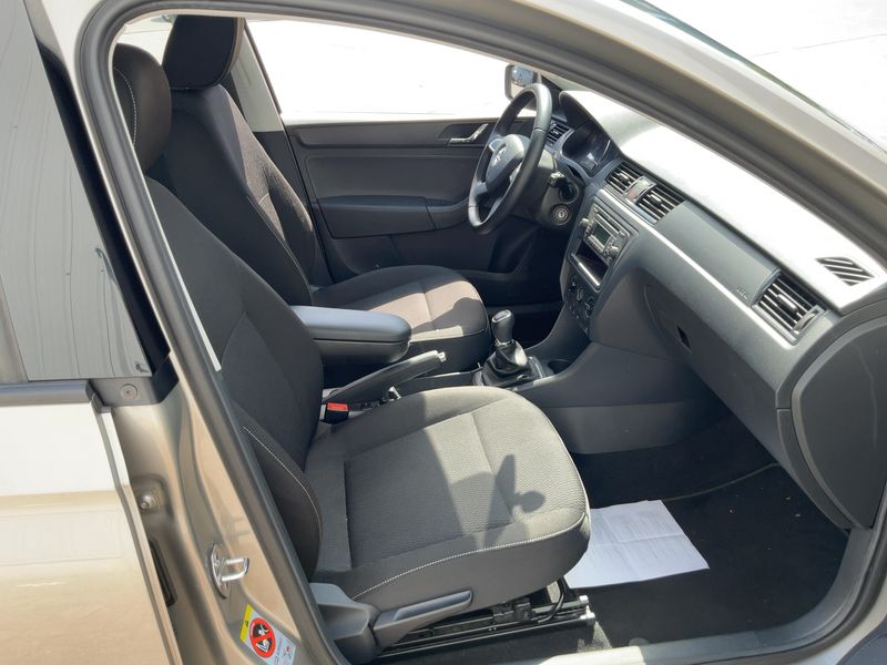 Skoda Rapid 1.2 TSI Ambition 2013 – снимка 16