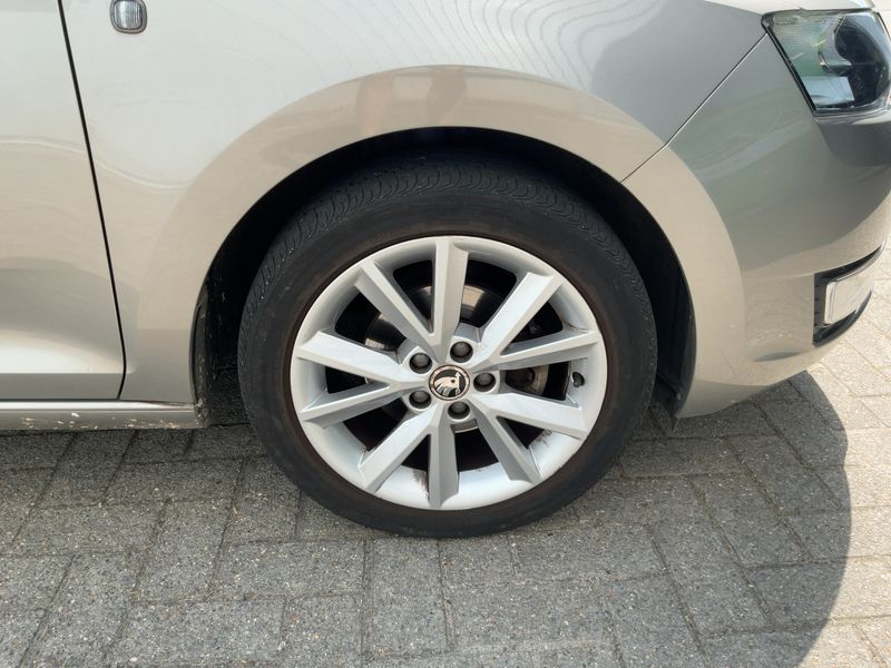 Skoda Rapid 1.2 TSI Ambition 2013 – снимка 11