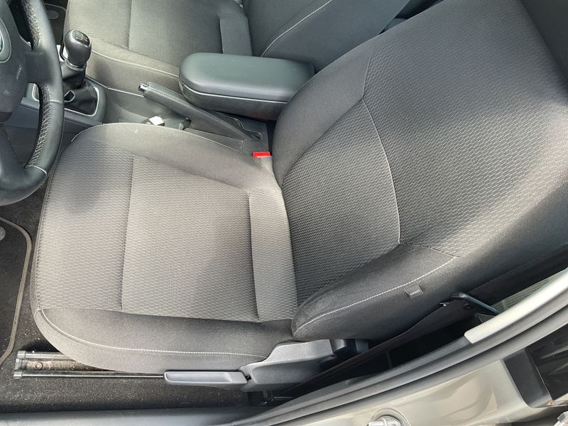 Skoda Rapid 1.2 TSI Ambition 2013 – снимка 25