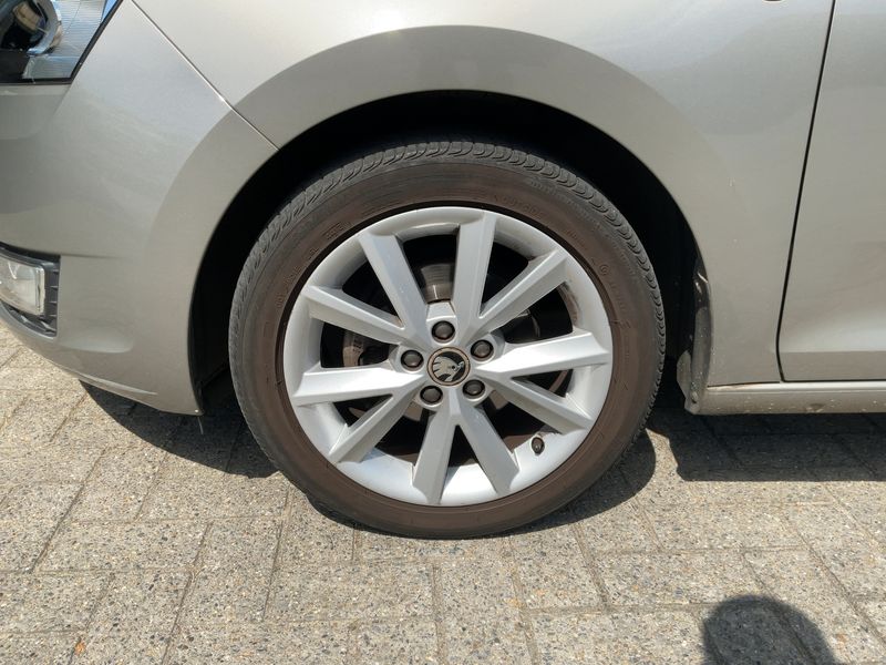 Skoda Rapid 1.2 TSI Ambition 2013 – снимка 3