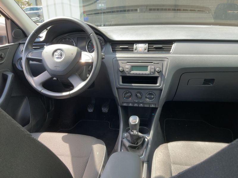 Skoda Rapid 1.2 TSI Ambition 2013 – снимка 17