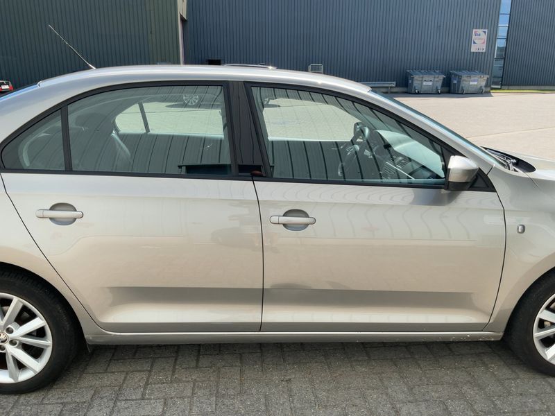 Skoda Rapid 1.2 TSI Ambition 2013 – снимка 10