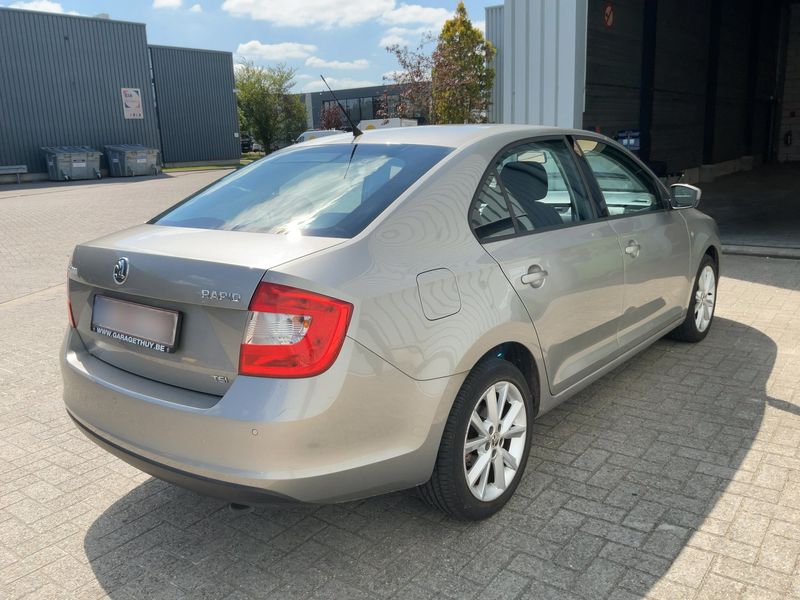 Skoda Rapid 1.2 TSI Ambition 2013 – снимка 8