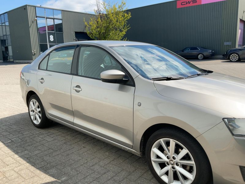 Skoda Rapid 1.2 TSI Ambition 2013 – снимка 12