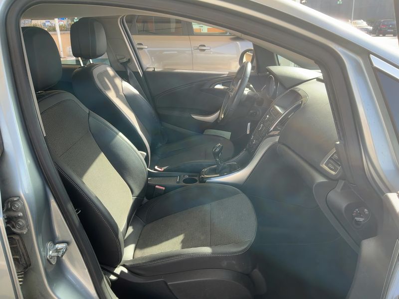 Opel Astra 1.7 CDTI Excellence 2014 – снимка 16