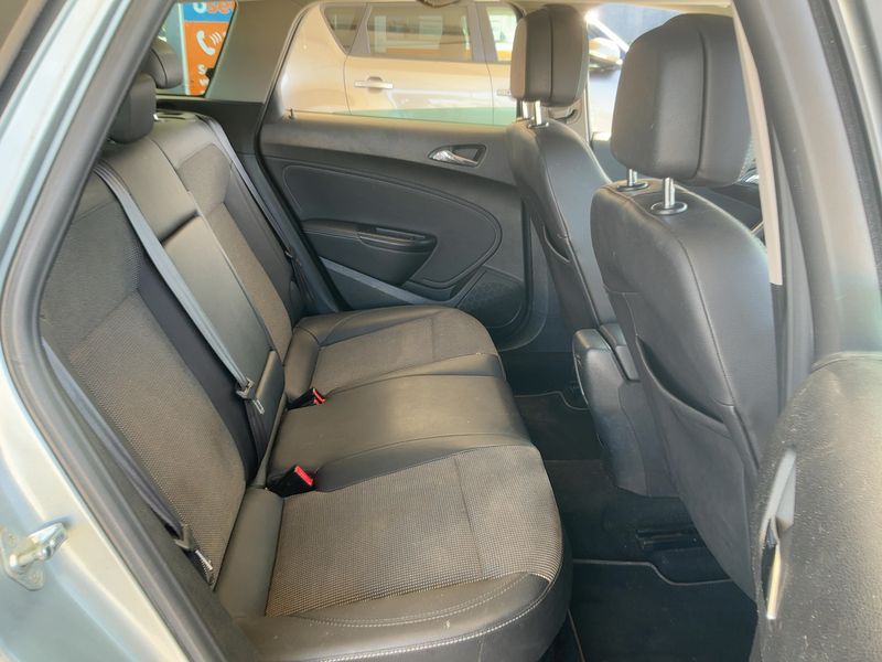 Opel Astra 1.7 CDTI Excellence 2014 – снимка 19