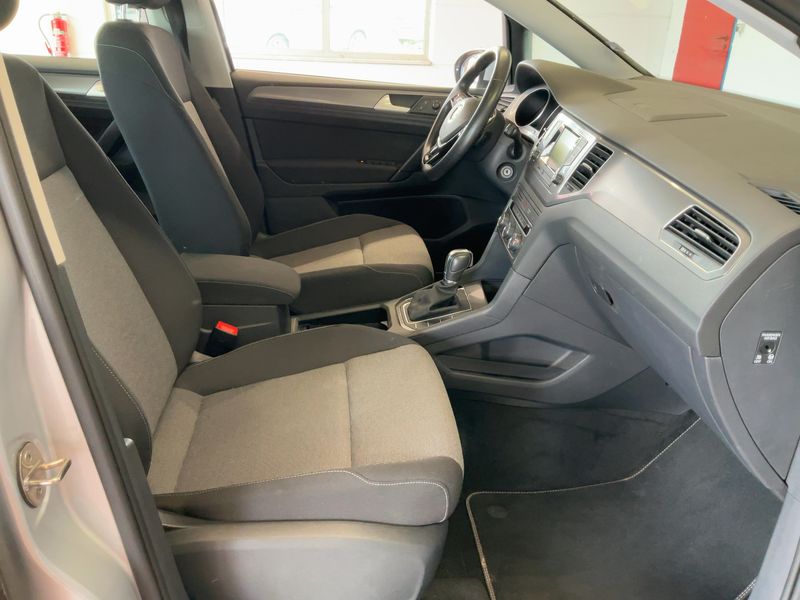 Volkswagen Golf VII Sportsvan 1.2 TSI Trendline BlueMotion Tech 2015 – снимка 17