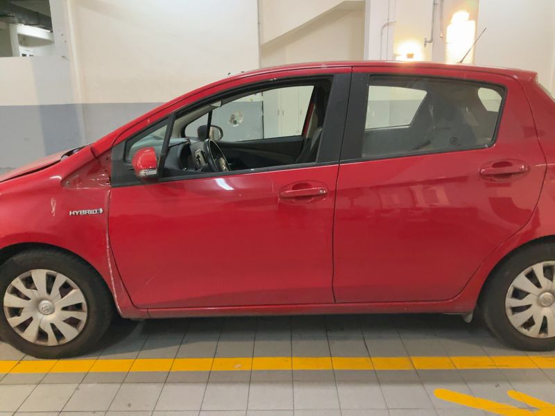 Toyota Yaris 1.5 Hybrid Active 2015 – снимка 4