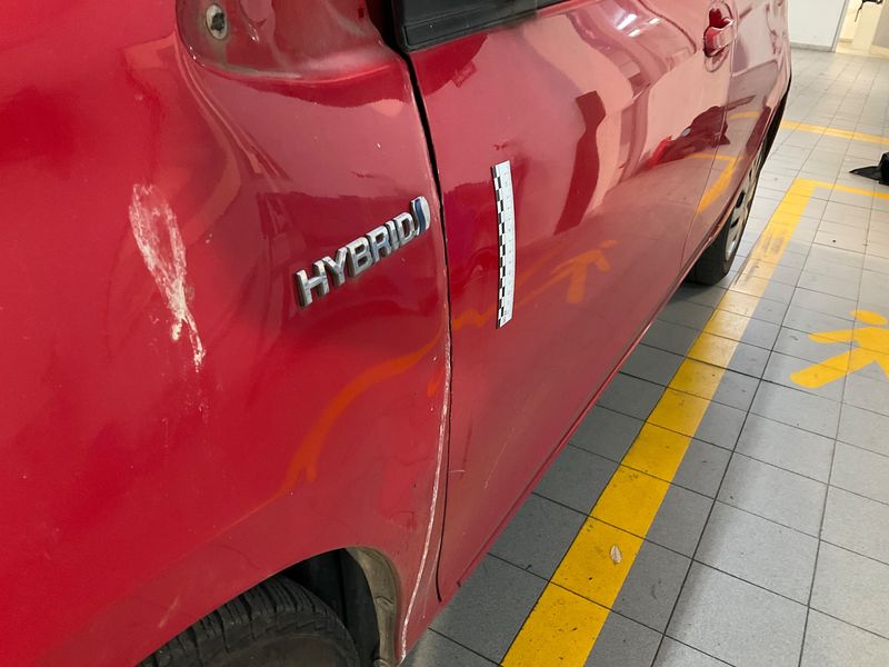 Toyota Yaris 1.5 Hybrid Active 2015 – снимка 34