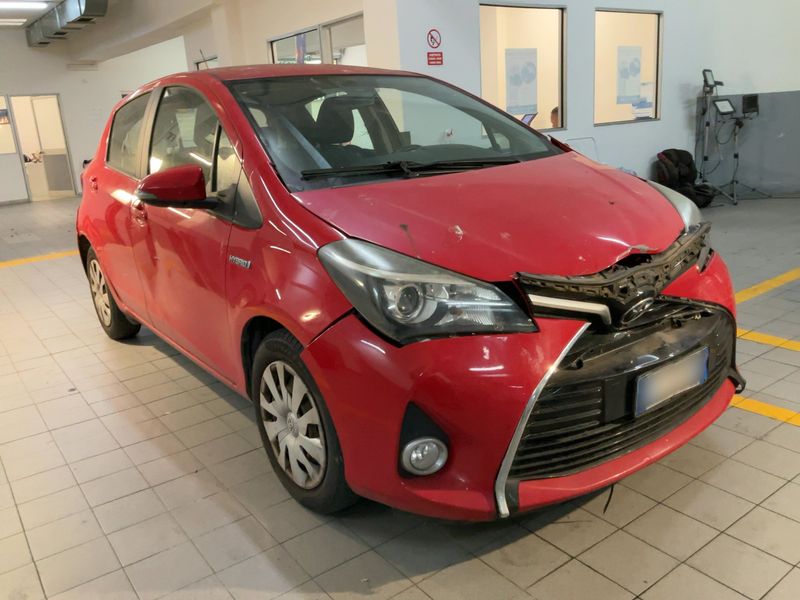 Toyota Yaris 1.5 Hybrid Active 2015 – снимка 12