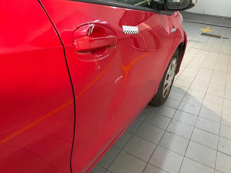 Toyota Yaris 1.5 Hybrid Active 2015 – снимка 25