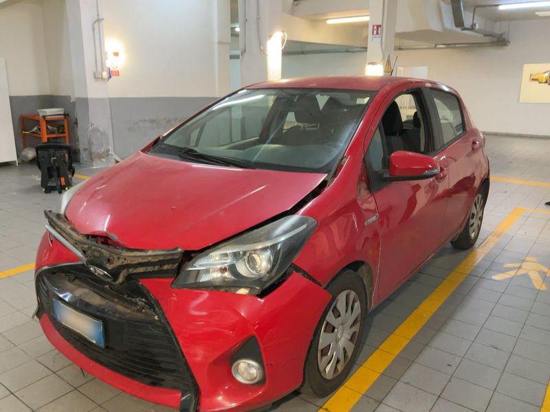 Toyota Yaris 1.5 Hybrid Active 2015 – снимка 1