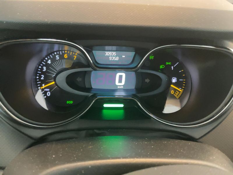 Renault Captur 0.9 Energy Intens 2015 – снимка 18