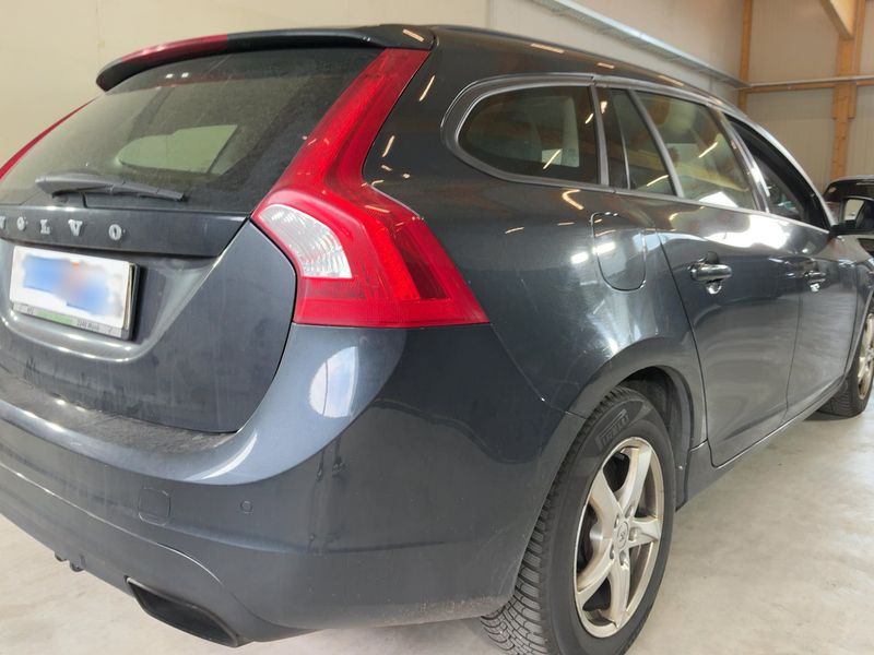 Volvo V60 2.0 D2 Kinetic 2018 – снимка 8