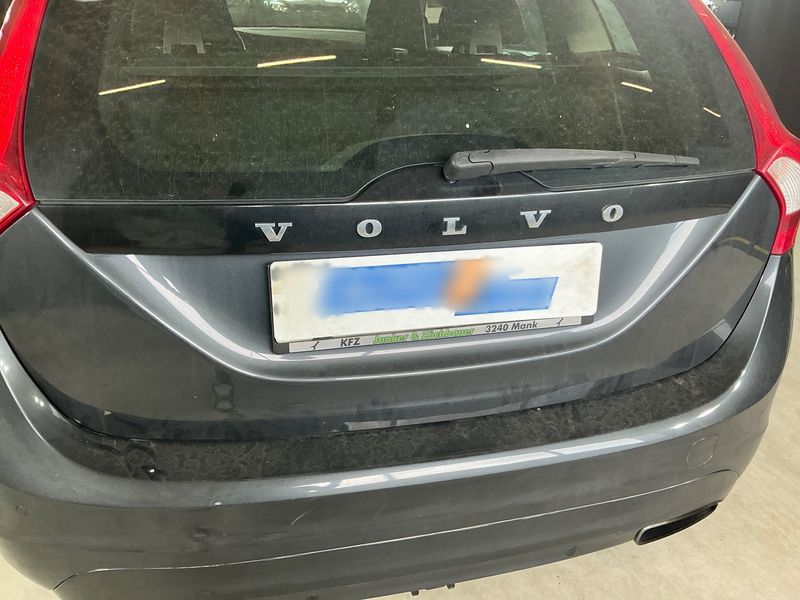 Volvo V60 2.0 D2 Kinetic 2018 – снимка 63