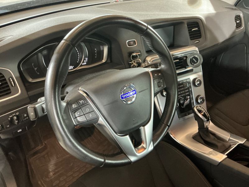 Volvo V60 2.0 D2 Kinetic 2018 – снимка 54