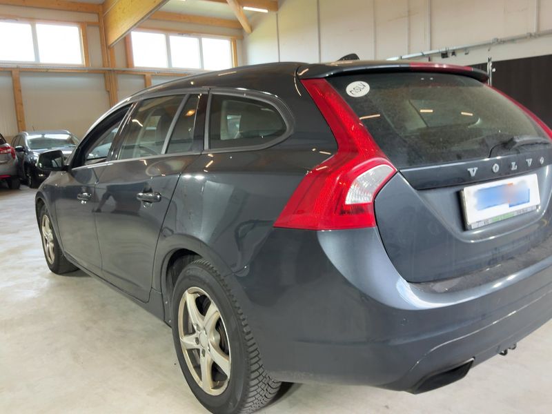 Volvo V60 2.0 D2 Kinetic 2018 – снимка 6