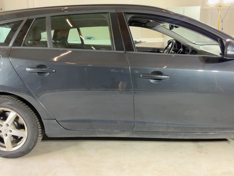 Volvo V60 2.0 D2 Kinetic 2018 – снимка 10