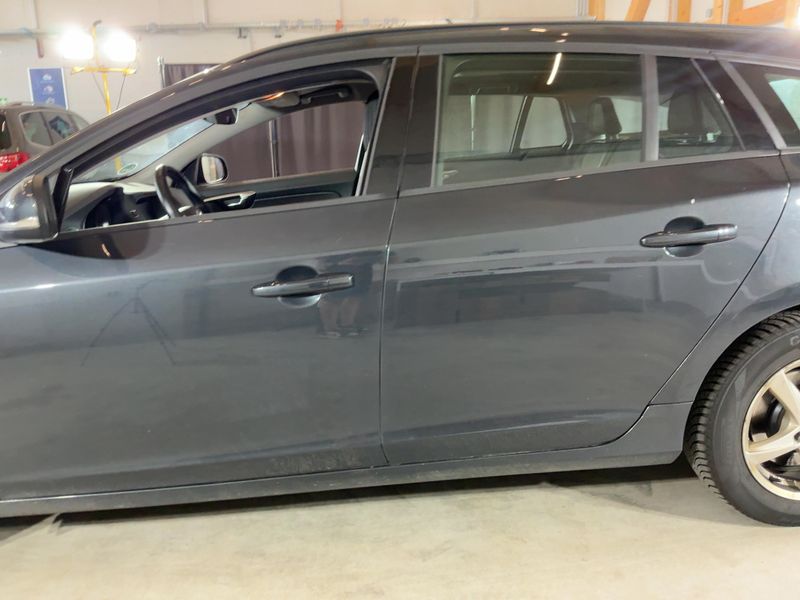 Volvo V60 2.0 D2 Kinetic 2018 – снимка 4