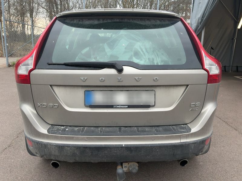 Volvo XC60 2.4 D4 Momentum AWD 2010 – снимка 7