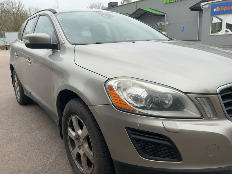 Volvo XC60 2.4 D4 Momentum AWD 2010 – снимка 12