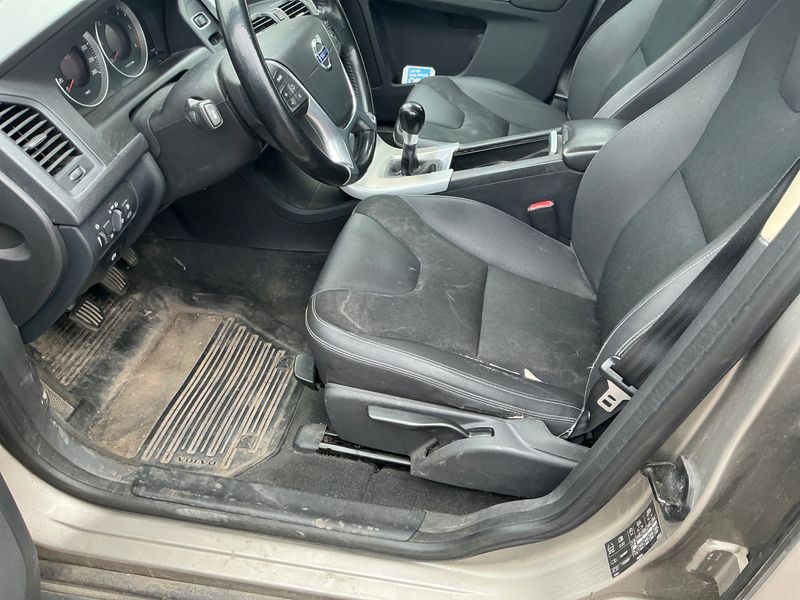 Volvo XC60 2.4 D4 Momentum AWD 2010 – снимка 26