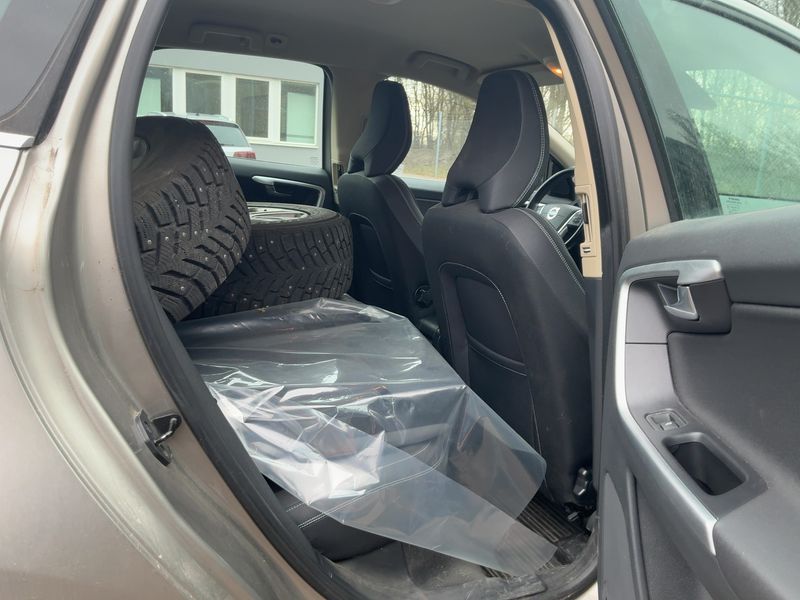 Volvo XC60 2.4 D4 Momentum AWD 2010 – снимка 20