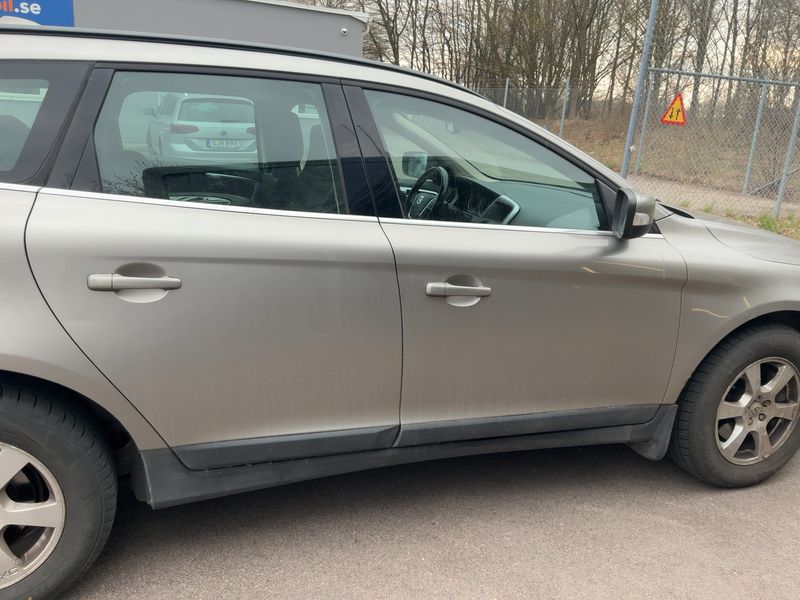 Volvo XC60 2.4 D4 Momentum AWD 2010 – снимка 10