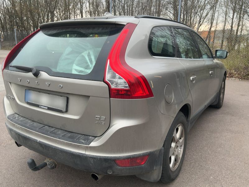 Volvo XC60 2.4 D4 Momentum AWD 2010 – снимка 8