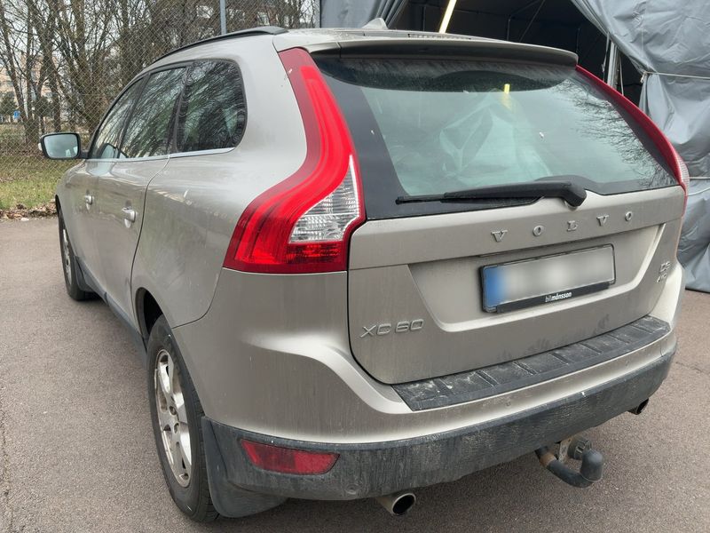 Volvo XC60 2.4 D4 Momentum AWD 2010 – снимка 6