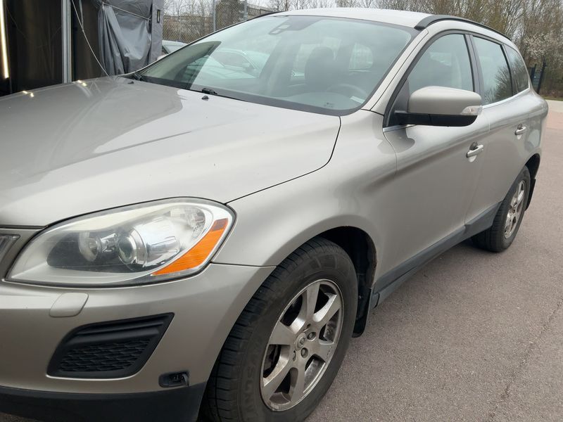 Volvo XC60 2.4 D4 Momentum AWD 2010 – снимка 2