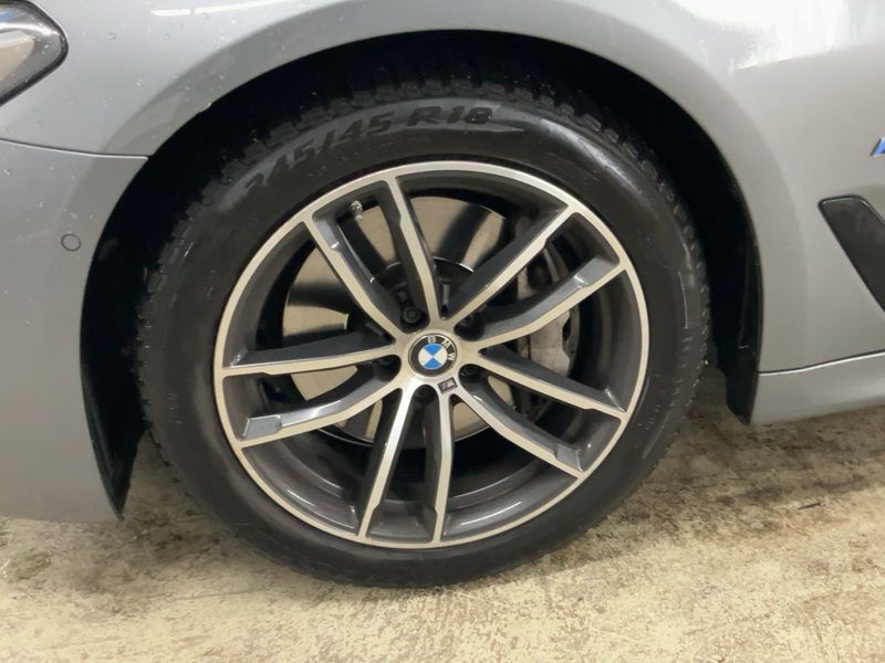 BMW 5er 530d Mild-Hybrid M Sport 2024 – снимка 3