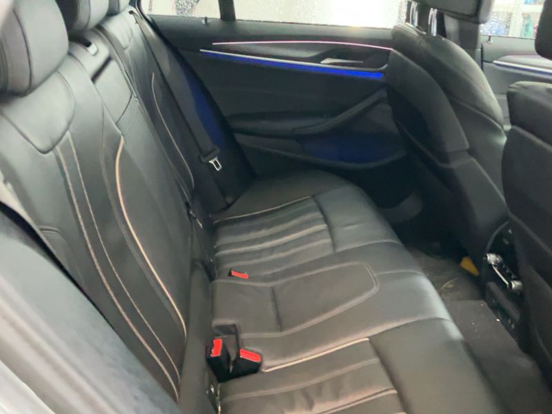 BMW 5er 530d Mild-Hybrid M Sport 2024 – снимка 19