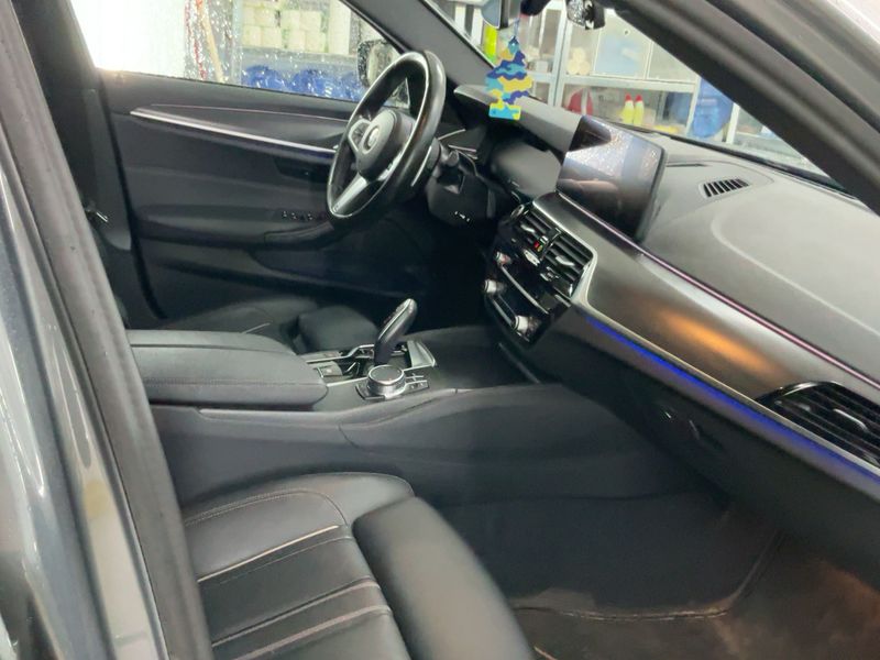 BMW 5er 530d Mild-Hybrid M Sport 2024 – снимка 16