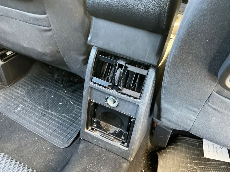 Volkswagen Touran 2.0 TDI Advance 2014 – снимка 31