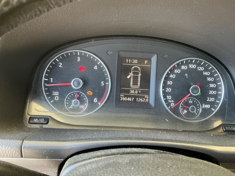 Volkswagen Touran 2.0 TDI Advance 2014 – снимка 28