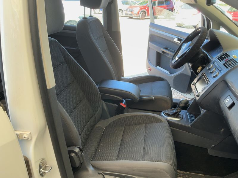 Volkswagen Touran 2.0 TDI Advance 2014 – снимка 16