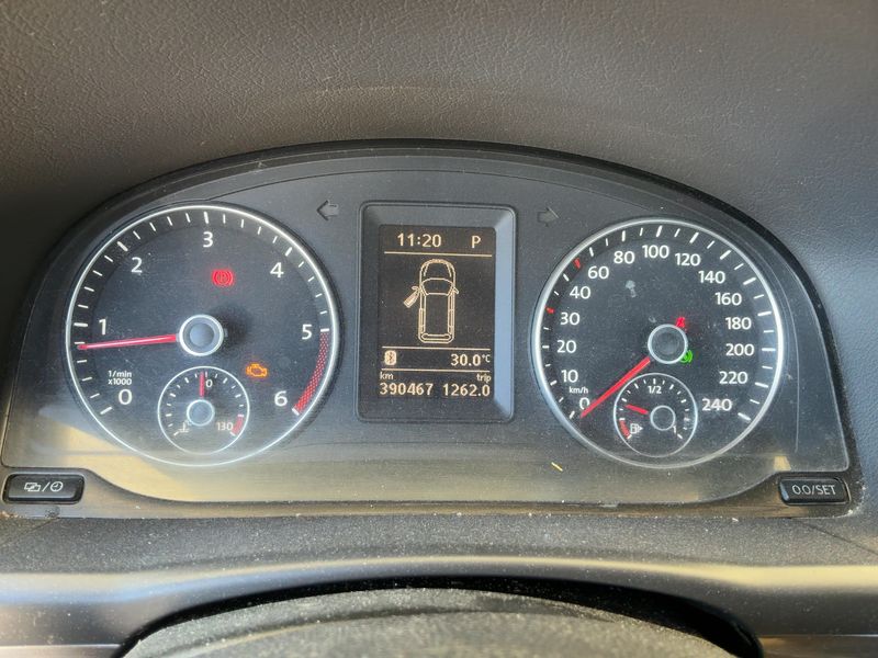 Volkswagen Touran 2.0 TDI Advance 2014 – снимка 18