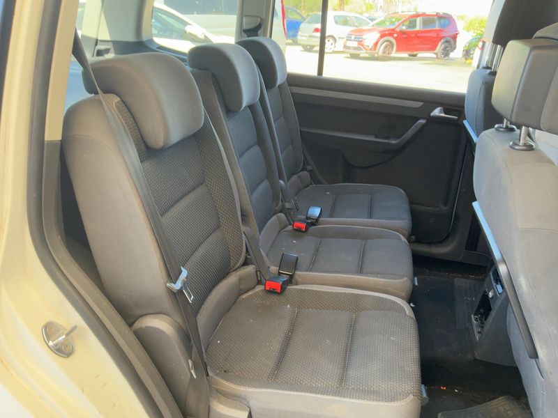Volkswagen Touran 2.0 TDI Advance 2014 – снимка 19