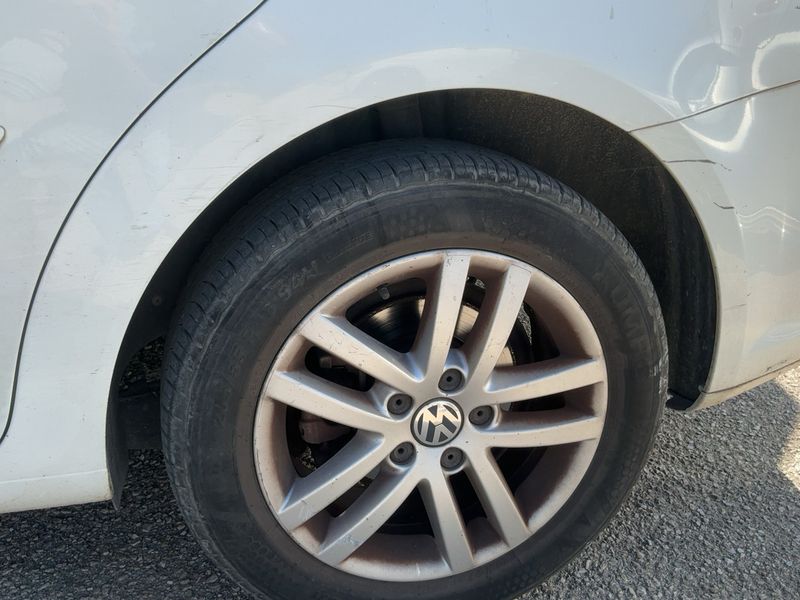 Volkswagen Touran 2.0 TDI Advance 2014 – снимка 5